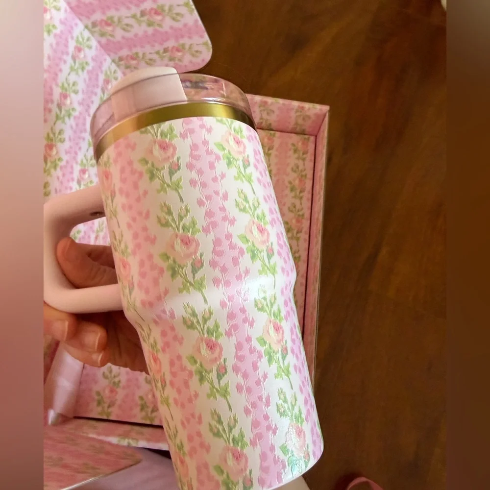 NWT Love Shack Fancy x Stanley 20 oz tumbler Blooming Rose Floral Pink - Picture 8 of 9
